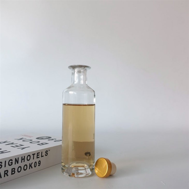 Small Capacity Cylindrical Fluted Bottom Glass Wine Bottle 200 Ml